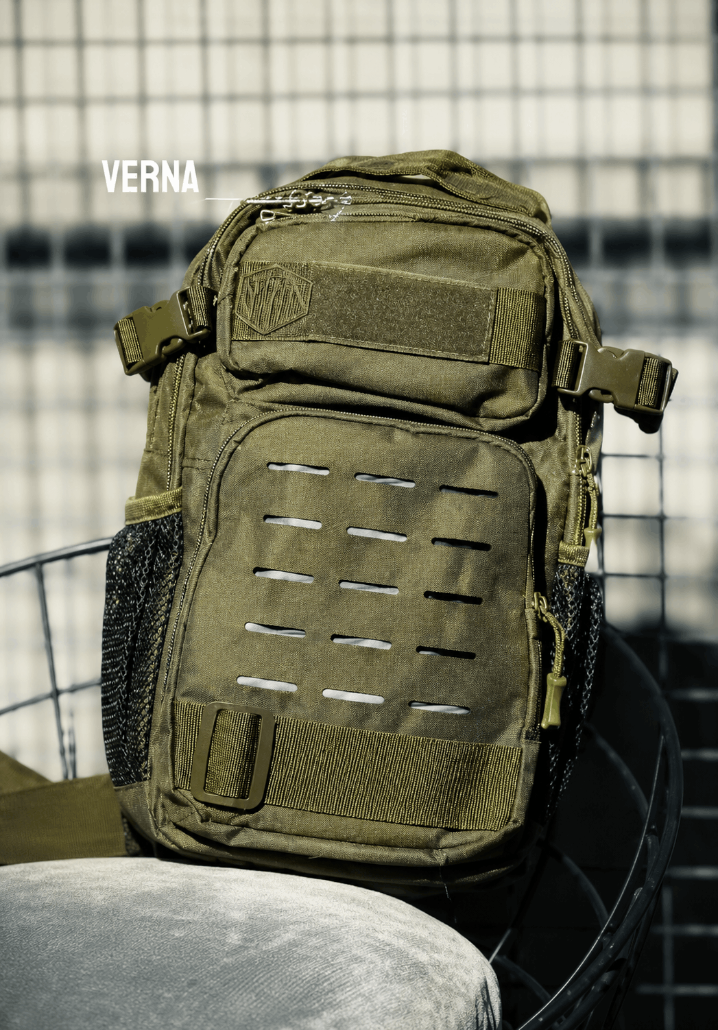 Taktischer EDC-Rucksack 10L mit einem Schultergurt und MOLLE-System