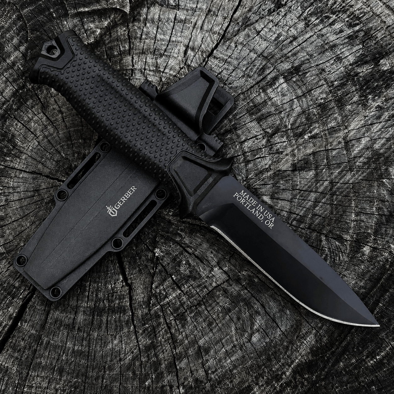 Taktisches Messer mit Holster für horizontales und vertikales Tragen